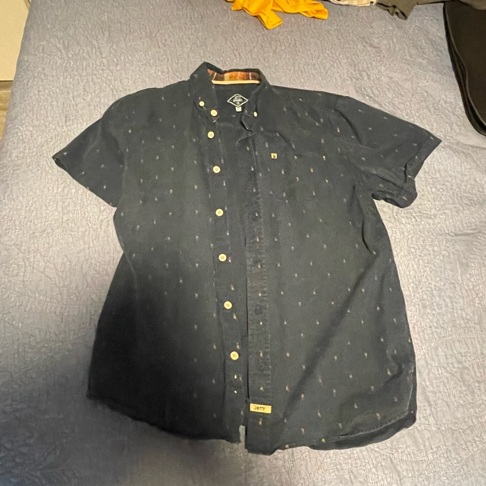 Jetty Co button down